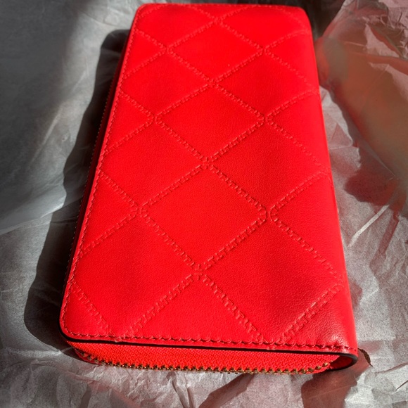 Tory Burch Georgia zip continental wallet. - Picture 8 of 9